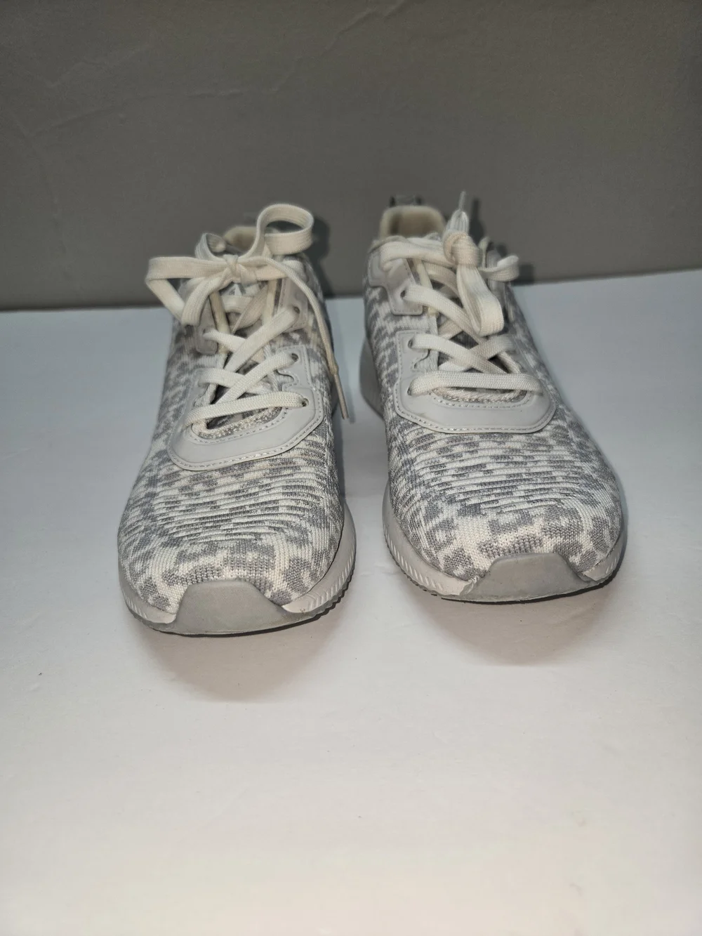 Skechers Women's Light Gray and White Knit Lace-Up Sneakers